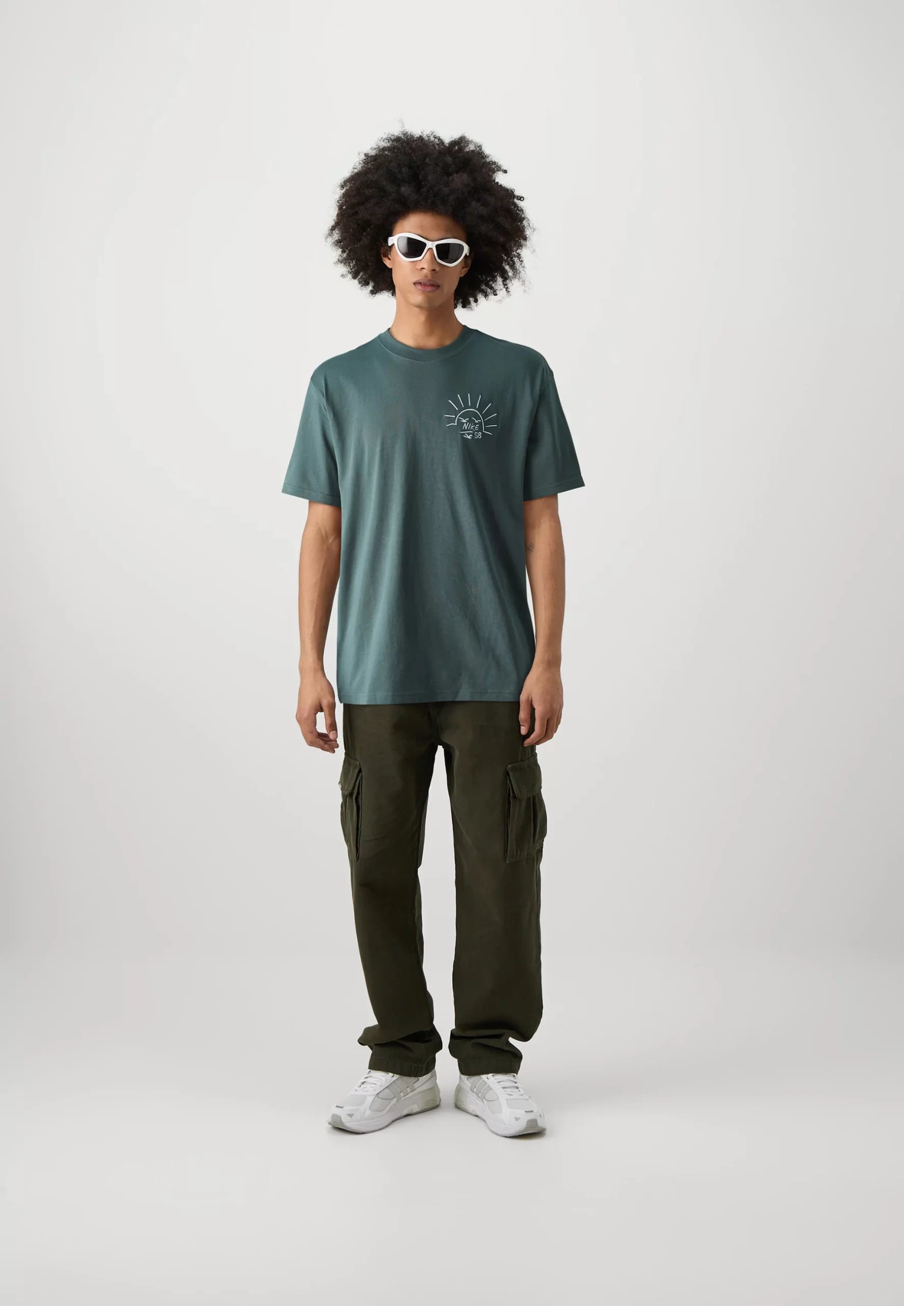 Nike SB TEE TRAIN MONIKER - Print T-shirt - vintage green