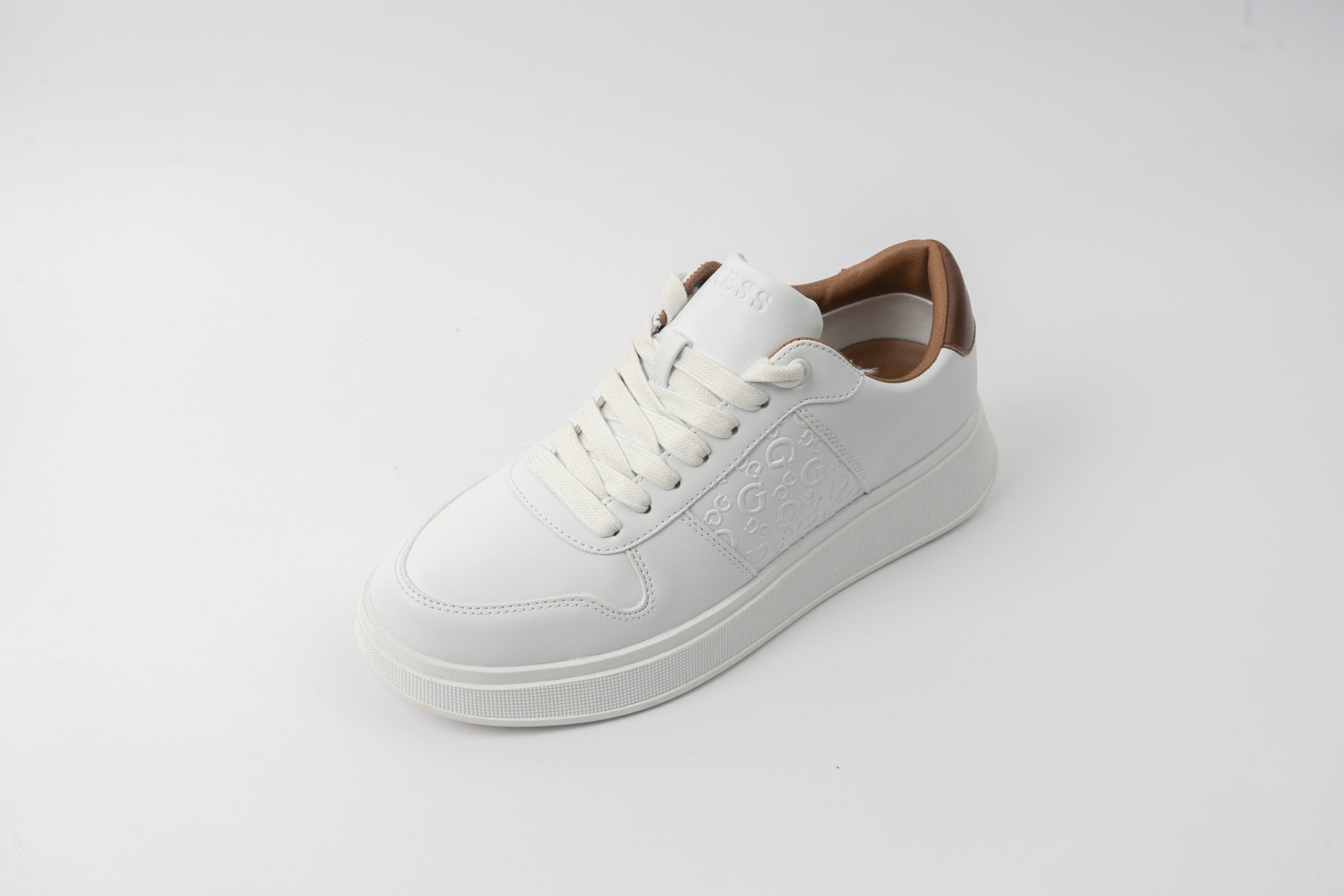 GUESS Men's WALEEK-R Sneakers-WHT