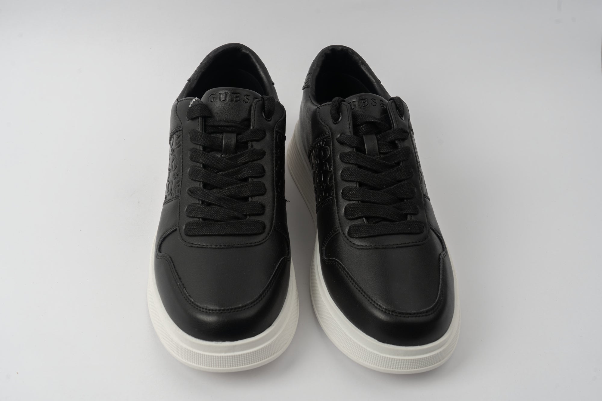 GUESS Men's WALEEK-R Sneaker