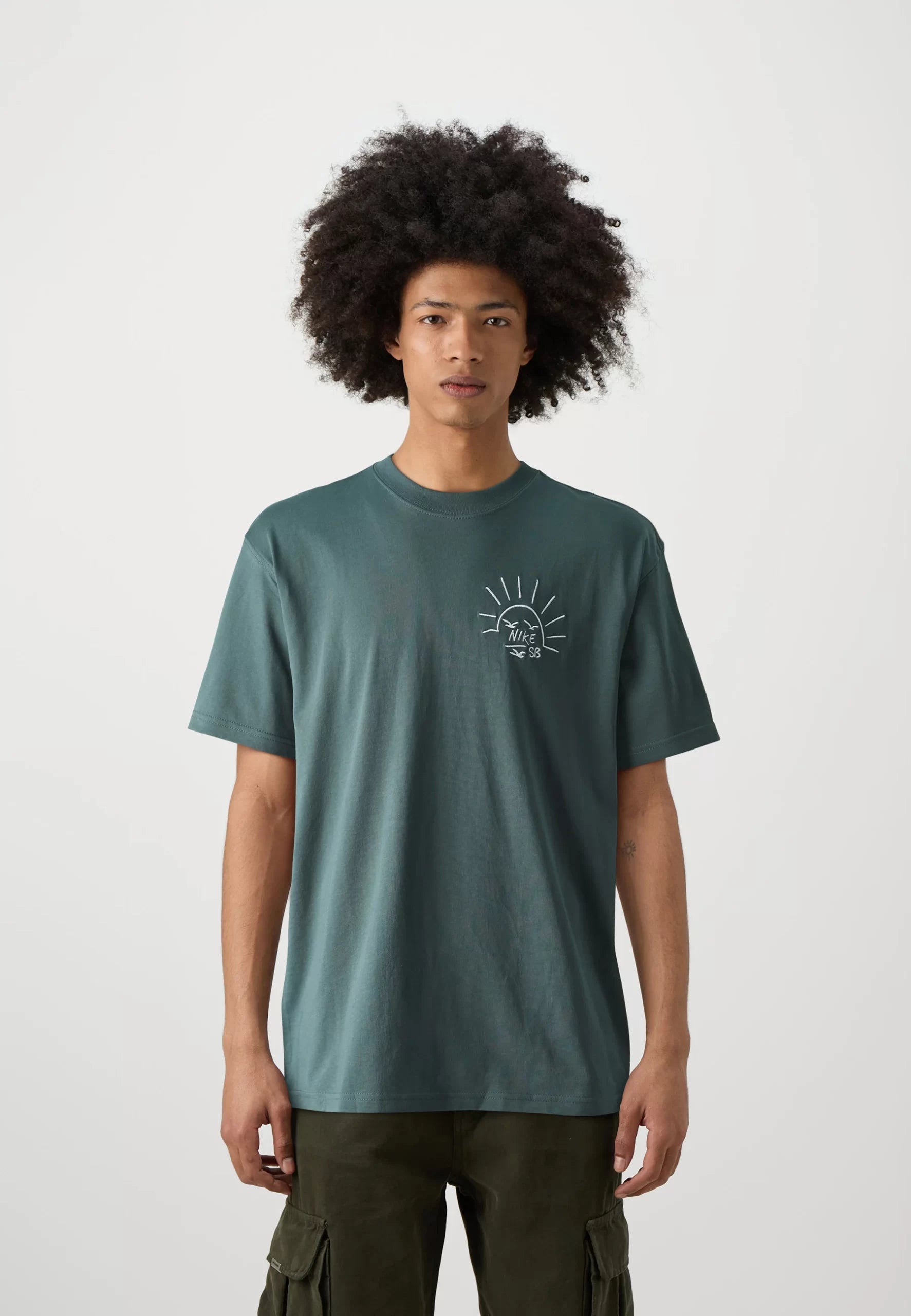 Nike SB TEE TRAIN MONIKER - Print T-shirt - vintage green