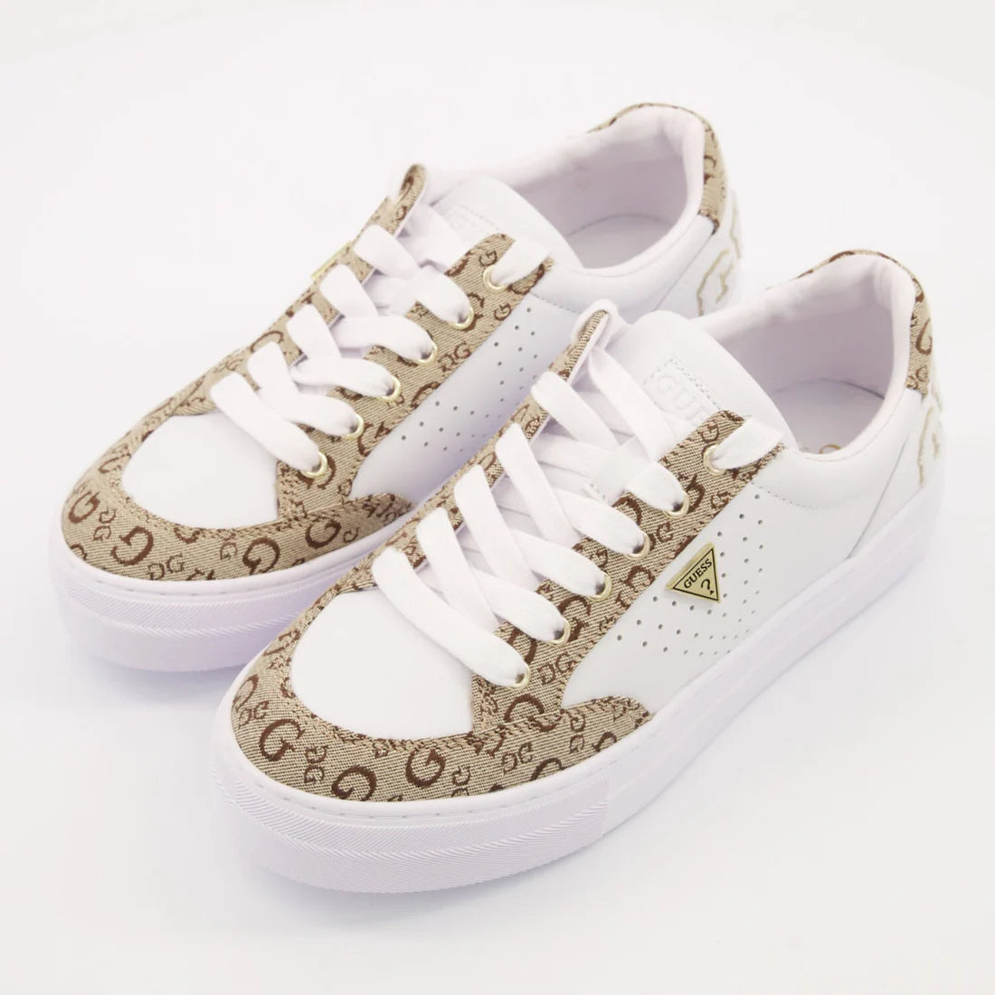 GUESS Beverly Logo Trainers -WHTBEG