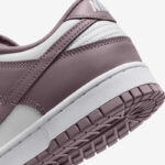 ⁦Nike Dunk Low "Moon Fossil" Sneakers - Brown⁩ - الصورة ⁦6⁩