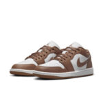 ⁦NIKE Air Jordan 1 Low Archaeo Brown/Archaeo Brown-White⁩ - الصورة ⁦3⁩