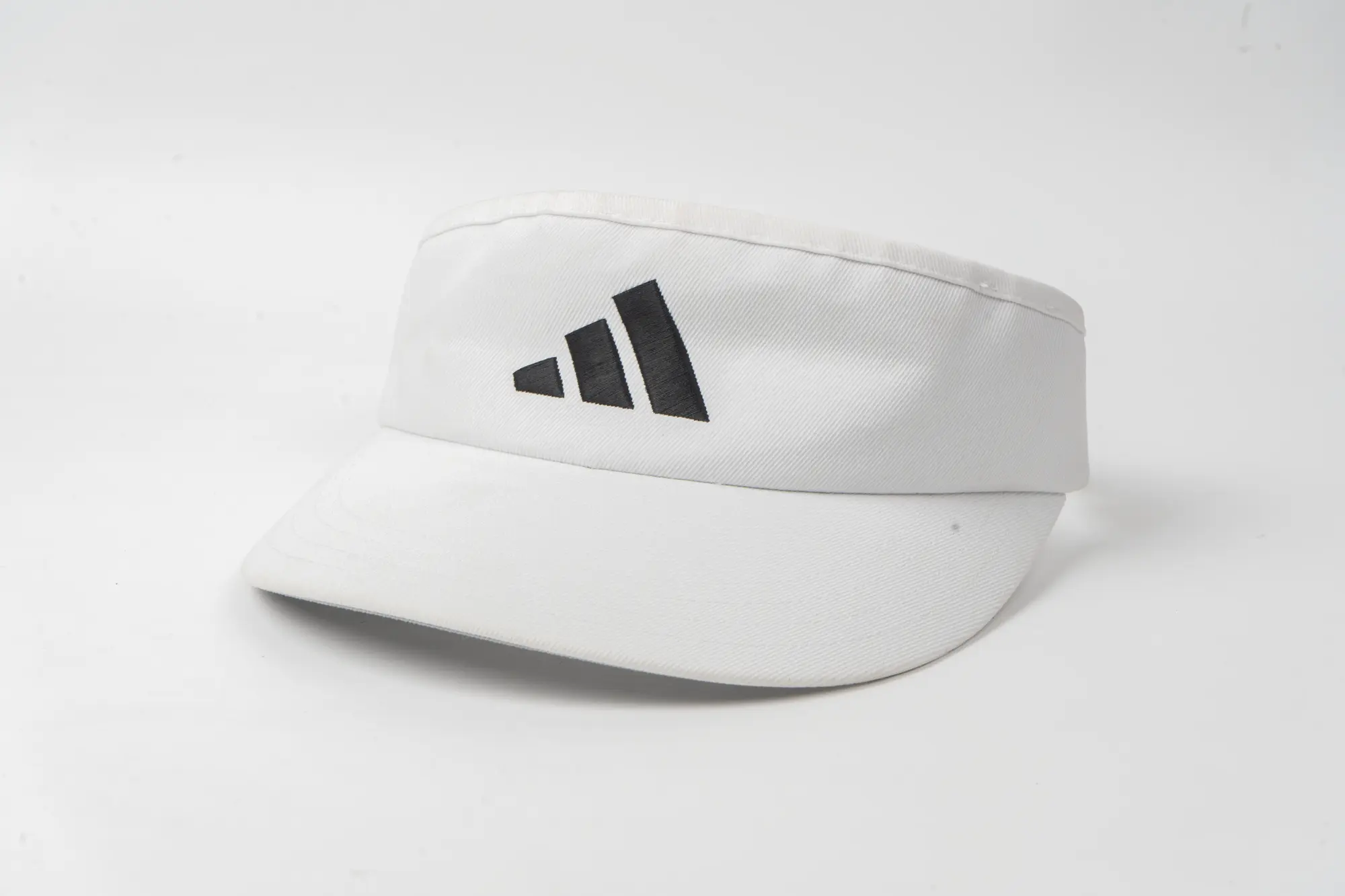001_CAP-202512-002 AEROREADY Running Visor HR7052 - Image 1