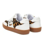 ⁦GUESS Women’s Fashion Sneakers - Leopard⁩ - الصورة ⁦3⁩