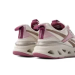 ⁦Reebok Zig Dynamica 5 Women’s Athletic Sneakers - Off White⁩ - الصورة ⁦4⁩