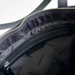 ⁦Calvin Klein Women's SIGNATURE TOTE CB94⁩ - الصورة ⁦4⁩